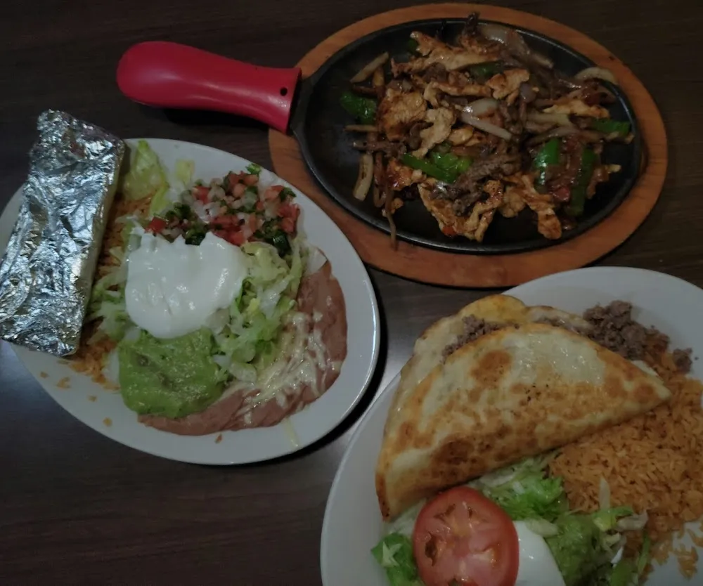 Beef Quesadilla Fajitas Salad